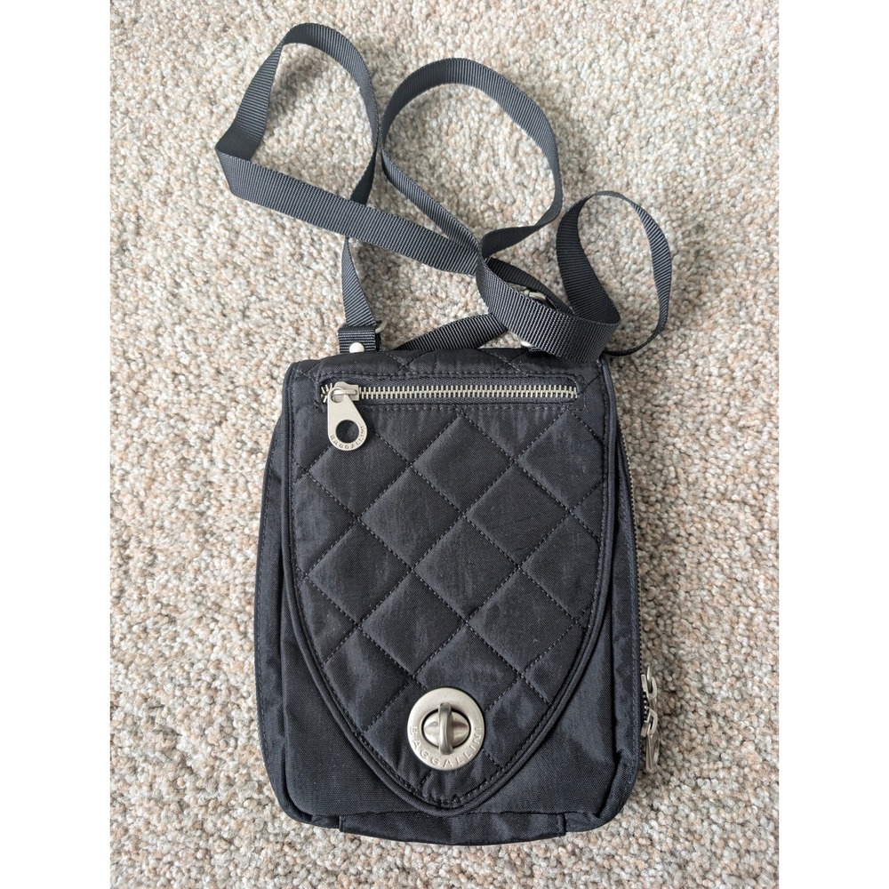 Baggallini Black Quilted Nylon Crossbody Bag Turn Lock Travel Wallet Pouch